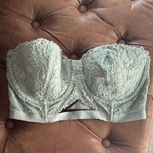 Victoria’s Secret Very Sexy Lace Strapless/Multiway Bra in Mint/Seafoam